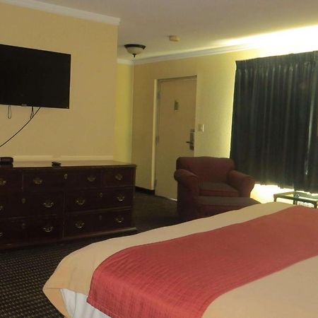 Travelodge By Wyndham Stratton Exterior foto