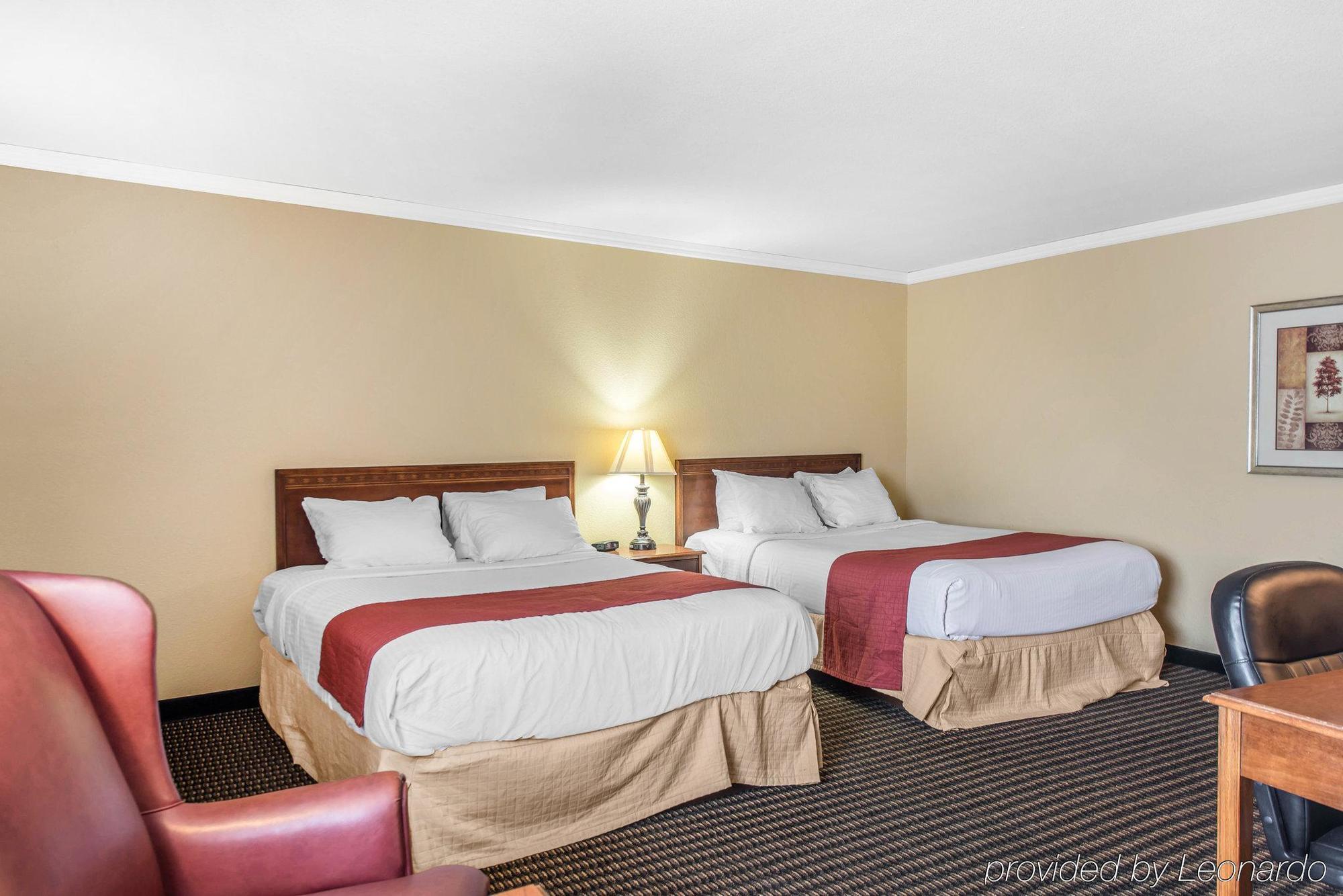 Travelodge By Wyndham Stratton Exterior foto